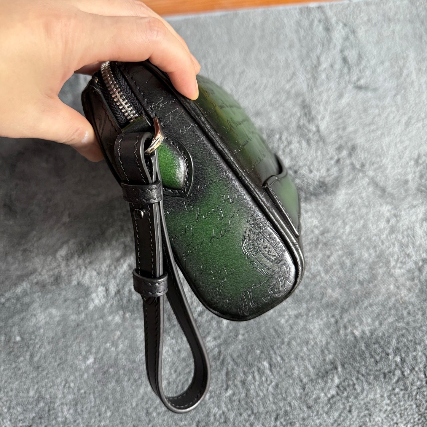 스크리토 클러치백 (Scritto Clutch Bag)