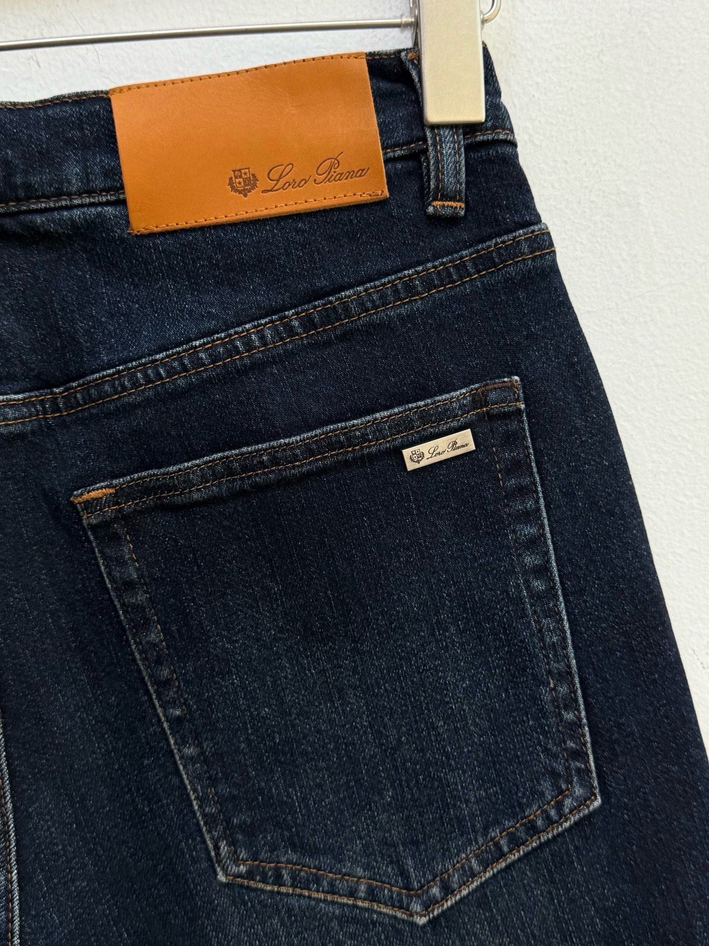 스트레이트 청바지 (straight jeans)