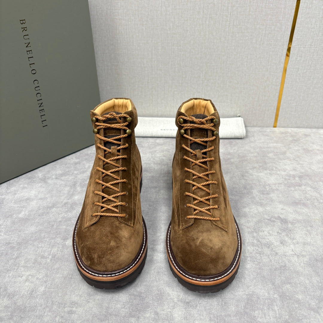 하이킹 부츠 (hiking boots)