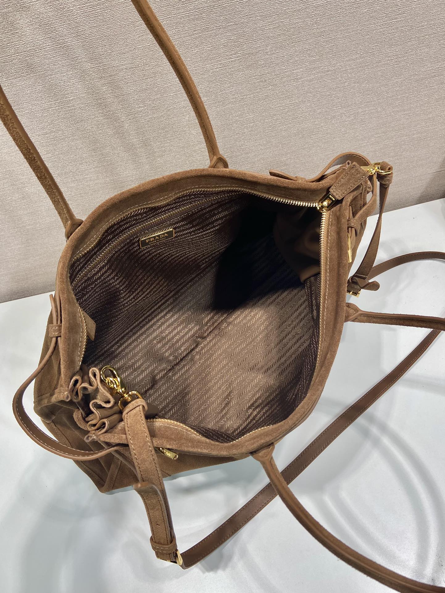 스웨이드 토트백 (Suede tote bag)
