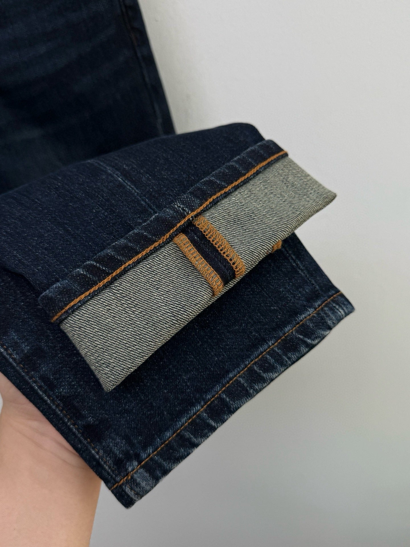 스트레이트 청바지 (straight jeans)