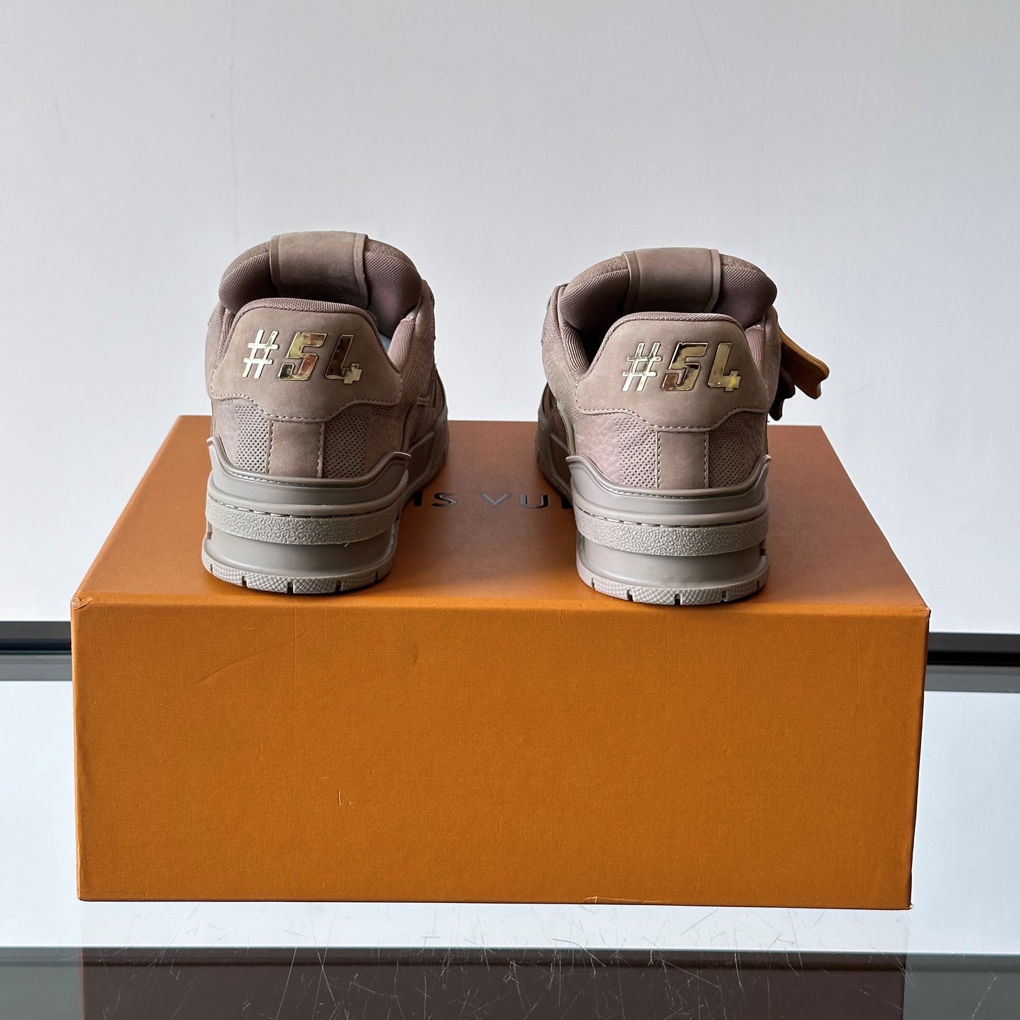트레이너스니커즈 (Trainer Sneakers)