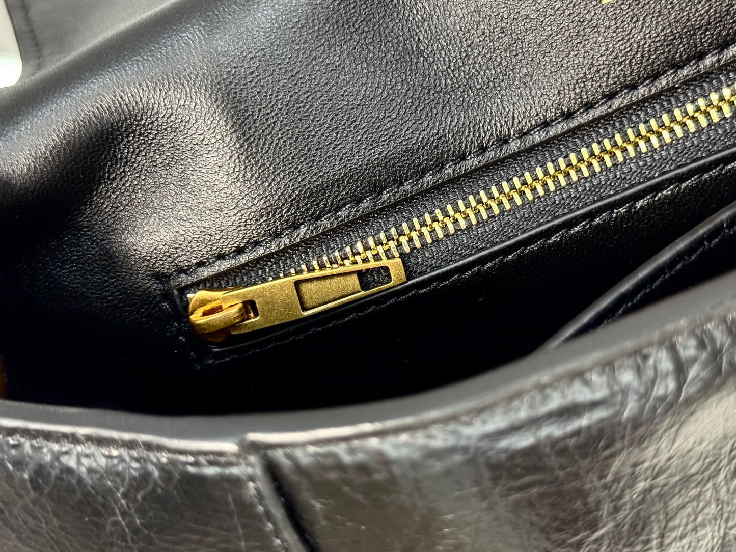 다운타운숄더백 (Downtown shoulder bag)