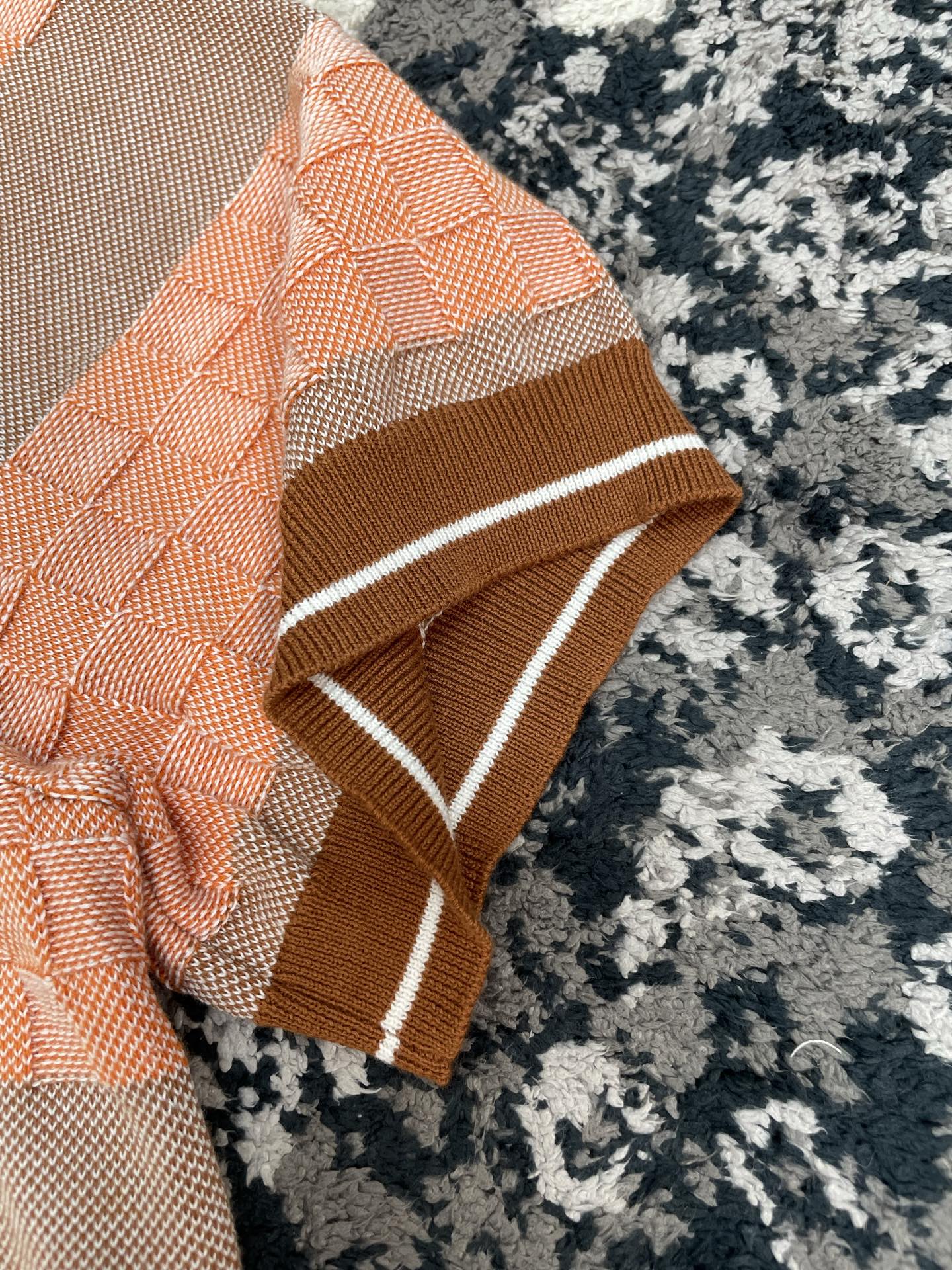 체커보드 티셔츠 (Checkerboard T-shirt)