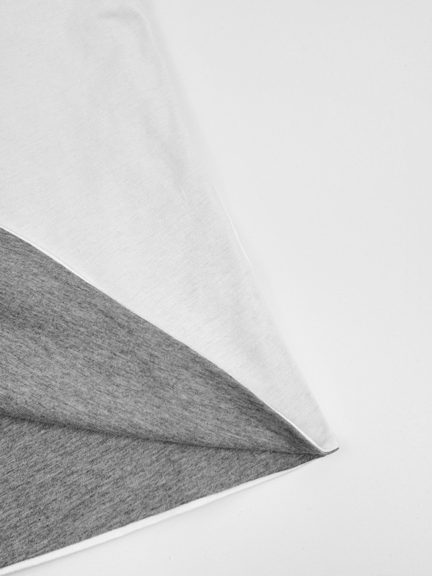 리버시블 티셔츠 (Reversible T-shirt)