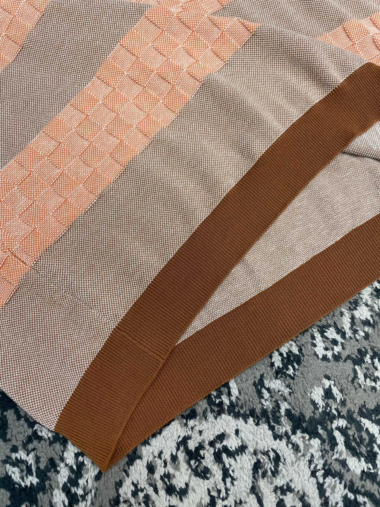체커보드 티셔츠 (Checkerboard T-shirt)