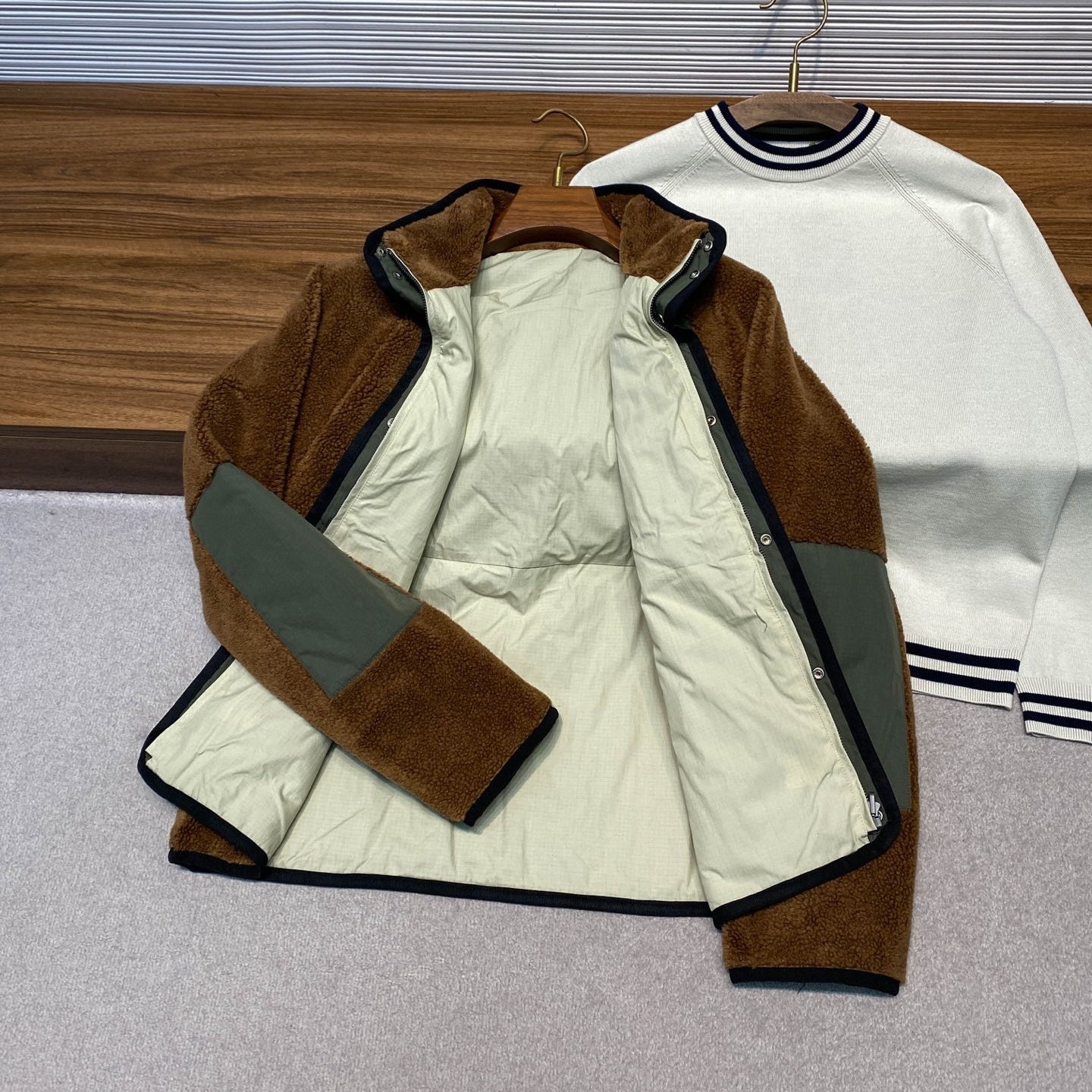 리버시블 램스울 재킷 (Reversible lambswool jacket)