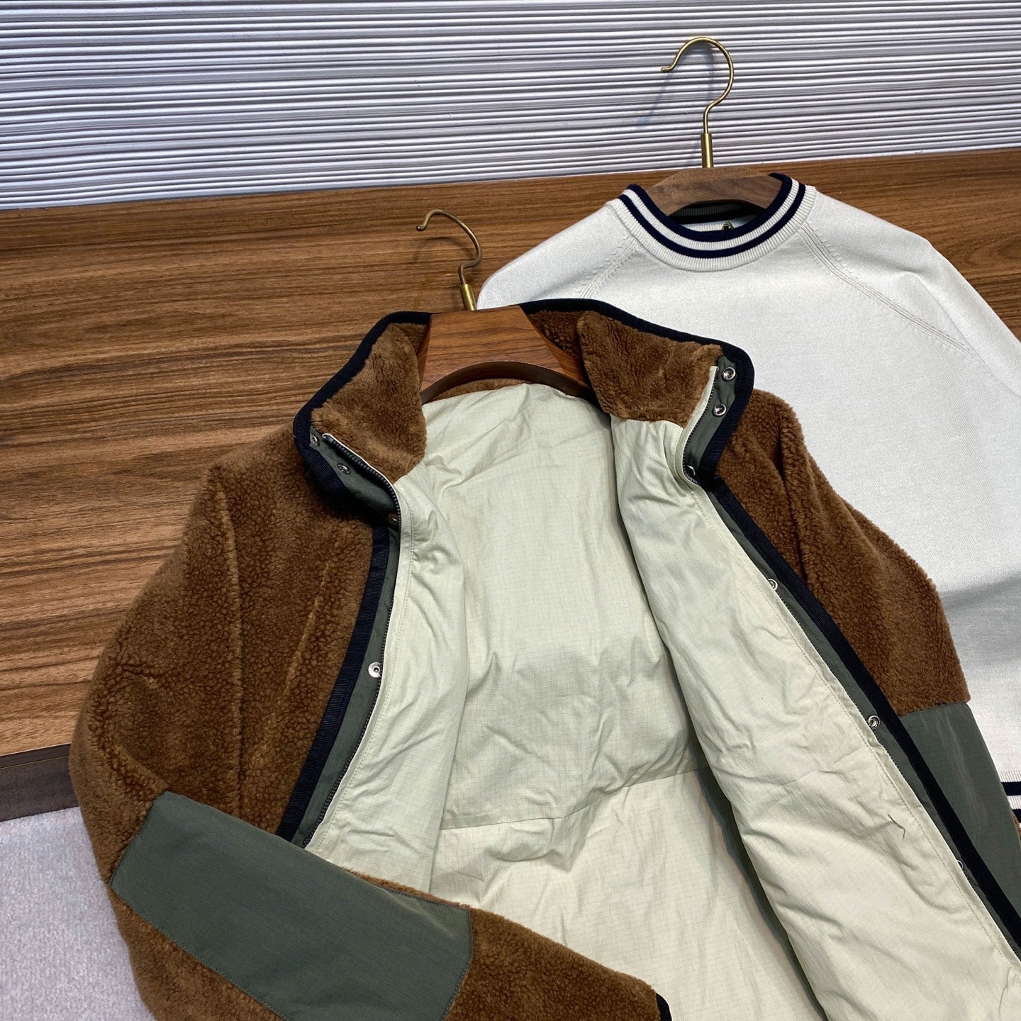 리버시블 램스울 재킷 (Reversible lambswool jacket)