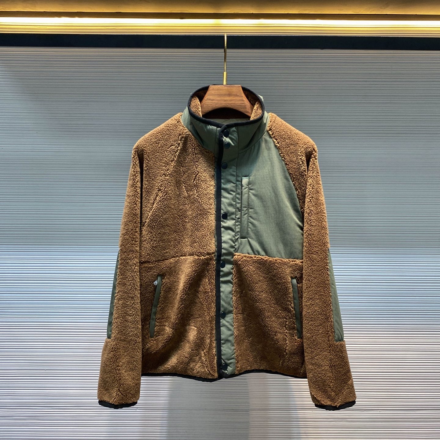 리버시블 램스울 재킷 (Reversible lambswool jacket)