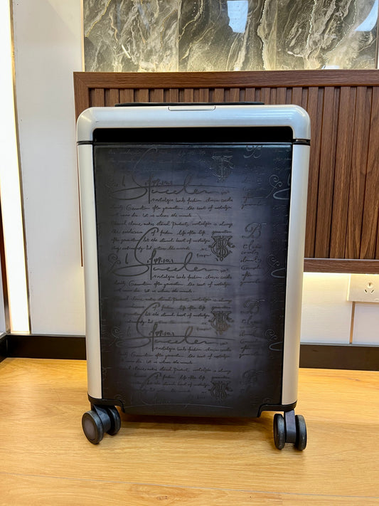 레더 캐리어 (leather carrier)