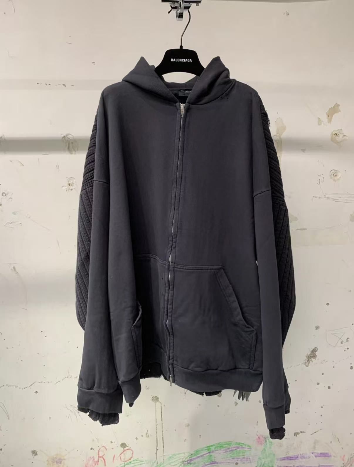 베일 파리 후드점퍼 (Veil Paris Hooded Jumper)