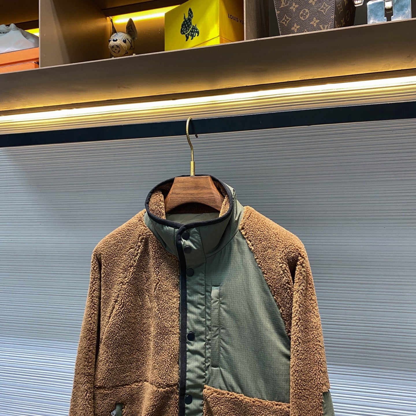 리버시블 램스울 재킷 (Reversible lambswool jacket)