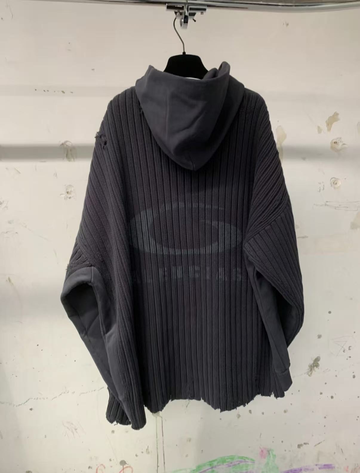 베일 파리 후드점퍼 (Veil Paris Hooded Jumper)