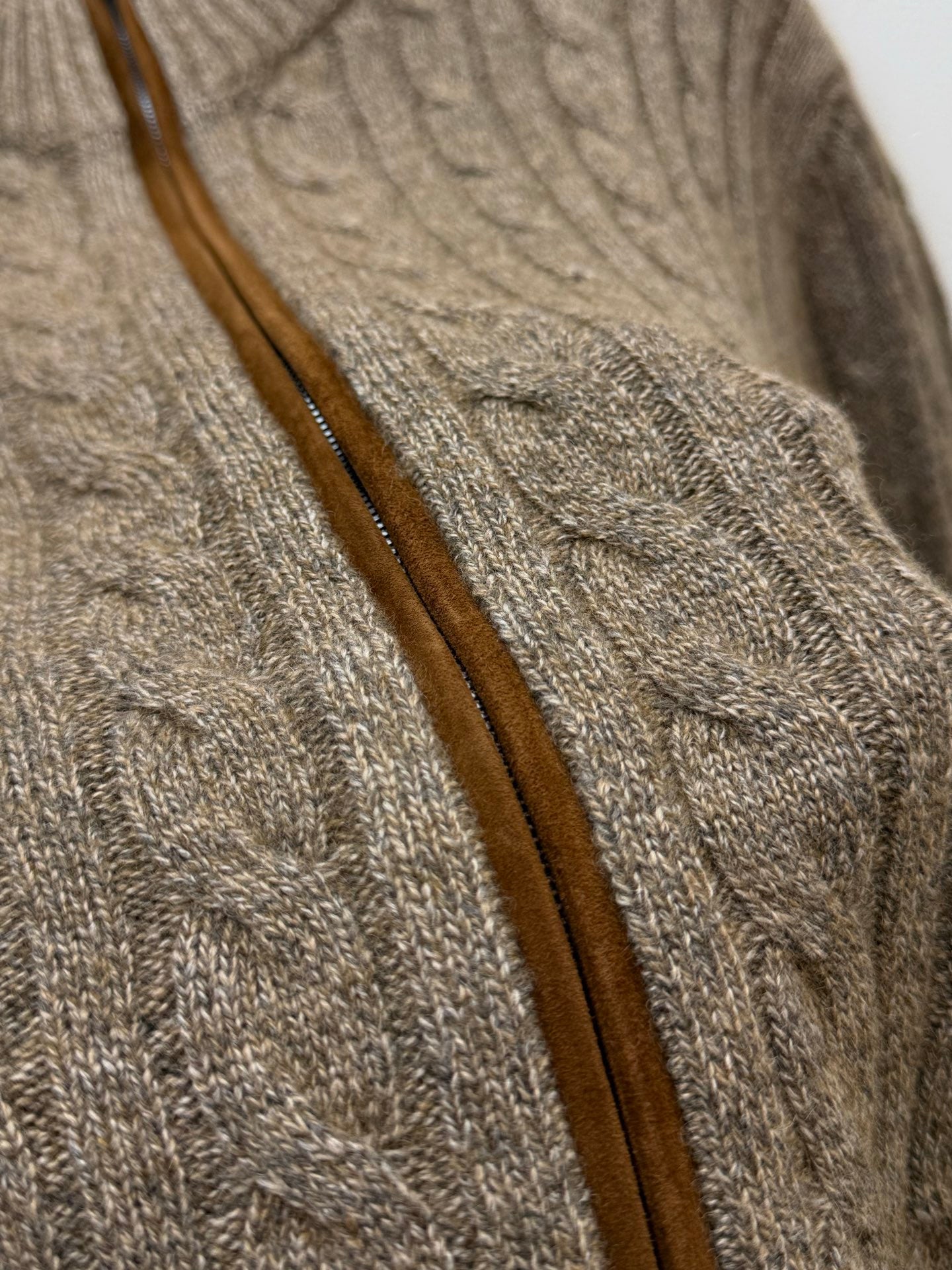 봄버 케이블 니트집업 (Bomber Cable Knit Zip-up)