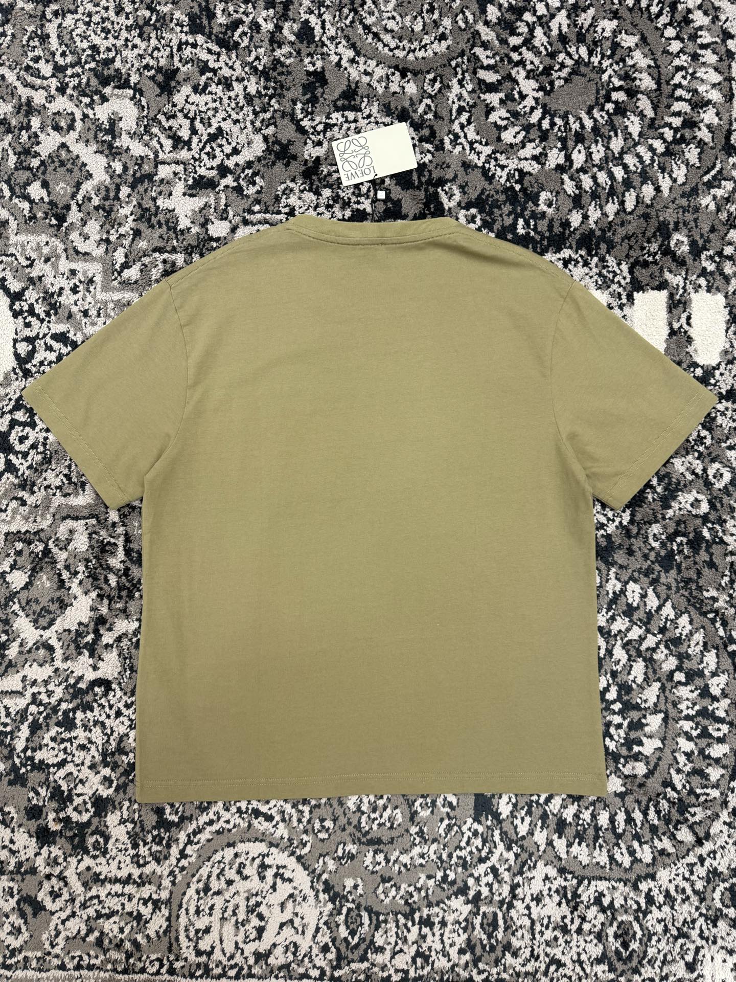 크루넥 반팔 티셔츠 (Crewneck short-sleeve T-shirt)