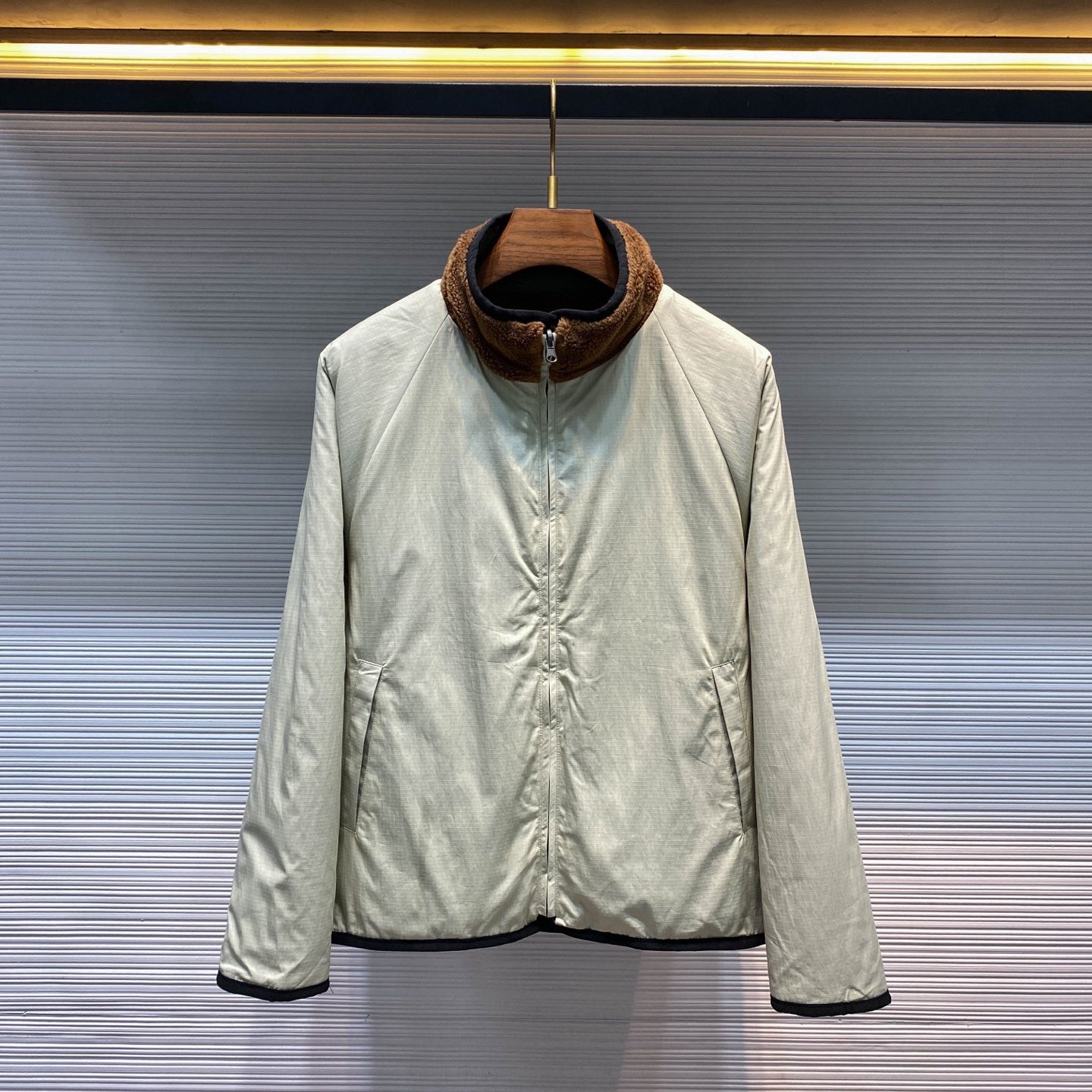 리버시블 램스울 재킷 (Reversible lambswool jacket)