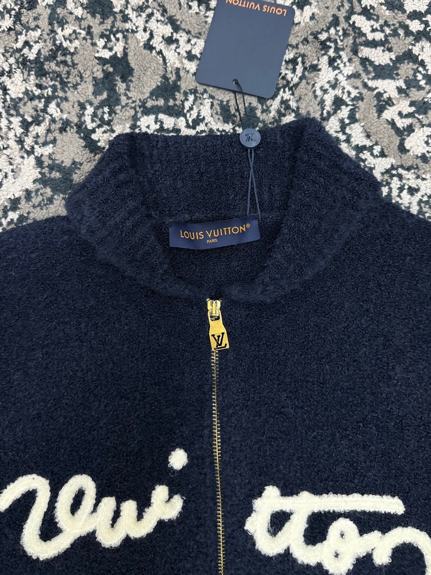 뉴 시즌 가디건 (New Season Cardigan)