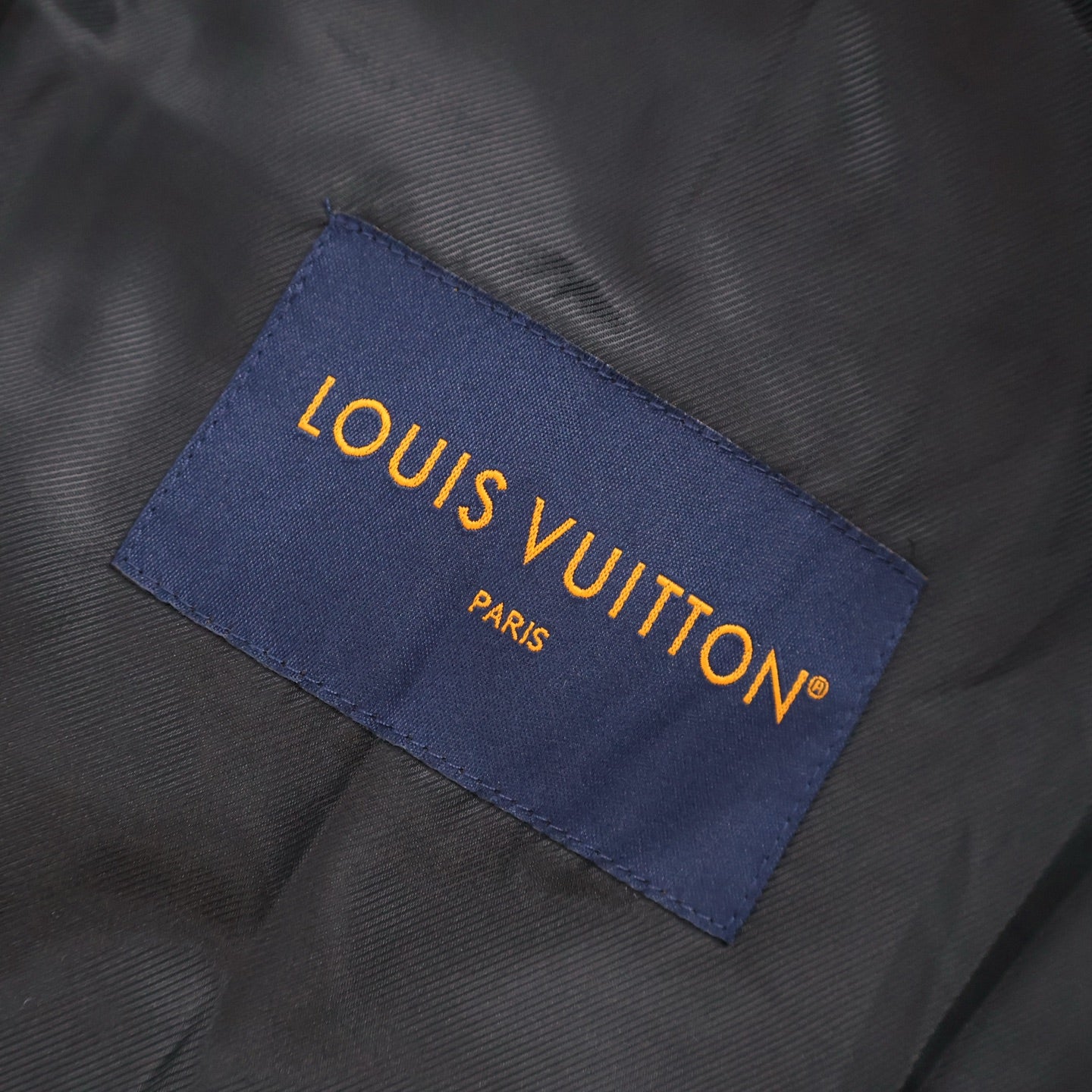 테일러링 카라리스자켓 (Tailored collarless jacket)