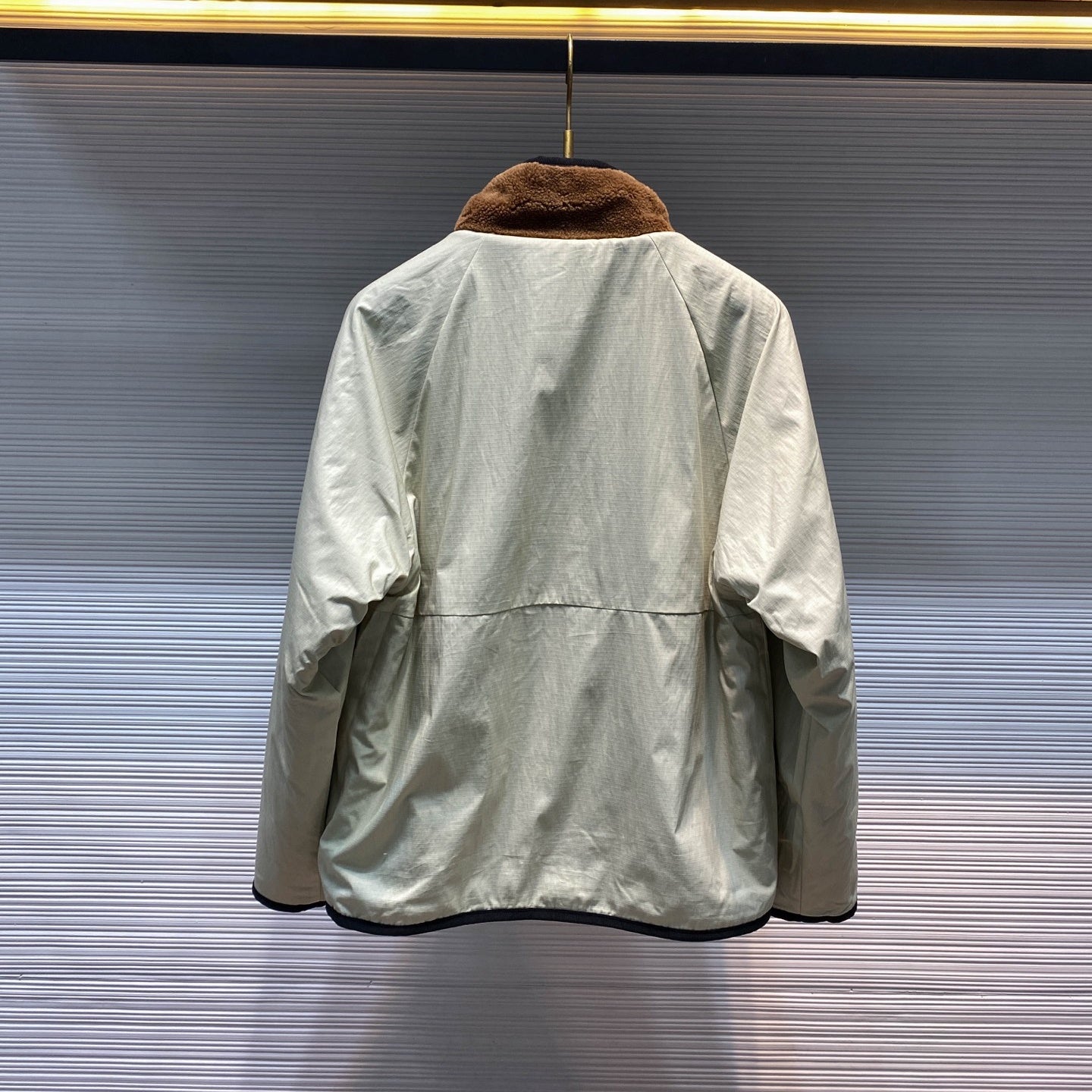 리버시블 램스울 재킷 (Reversible lambswool jacket)