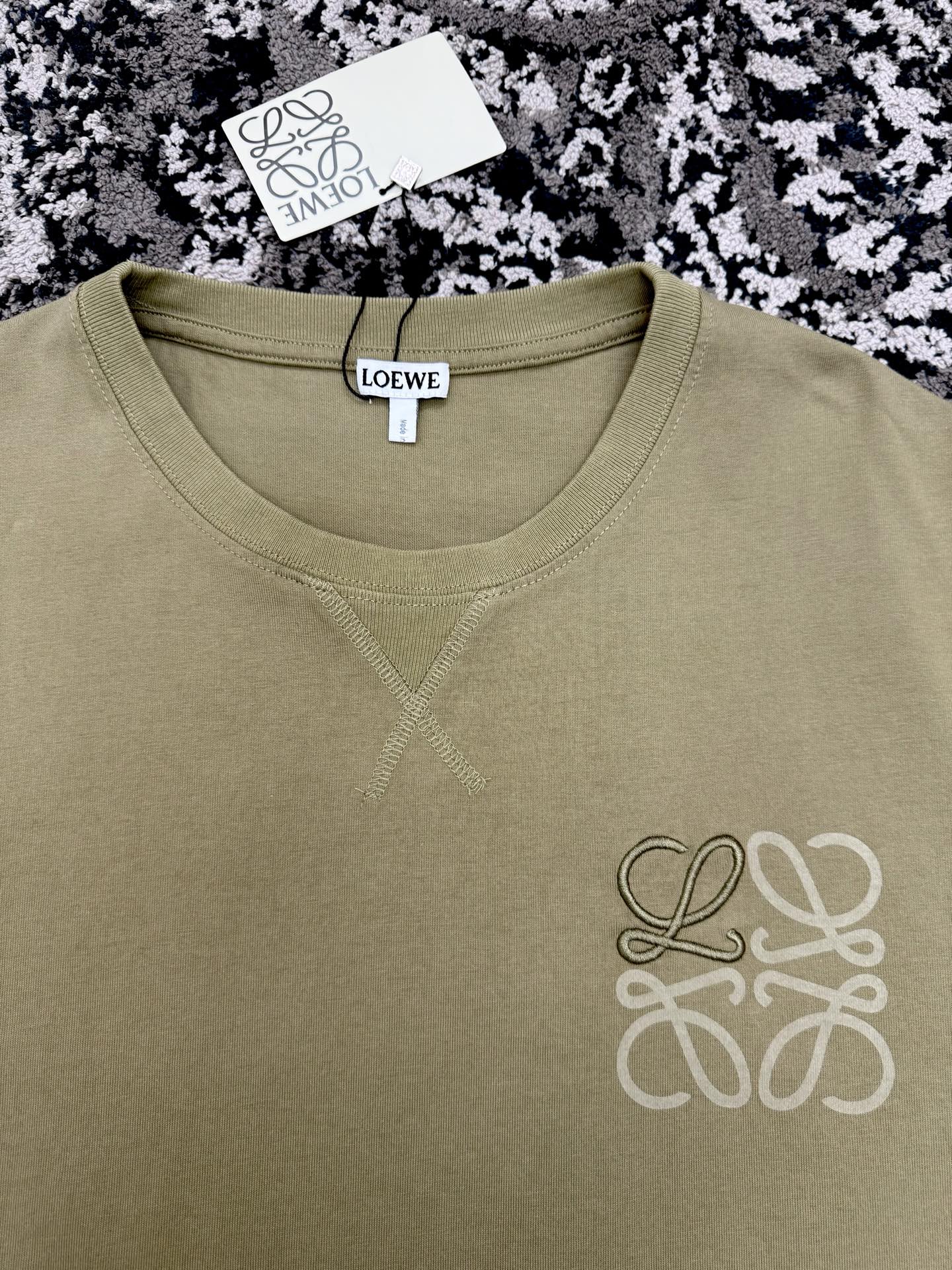 크루넥 반팔 티셔츠 (Crewneck short-sleeve T-shirt)