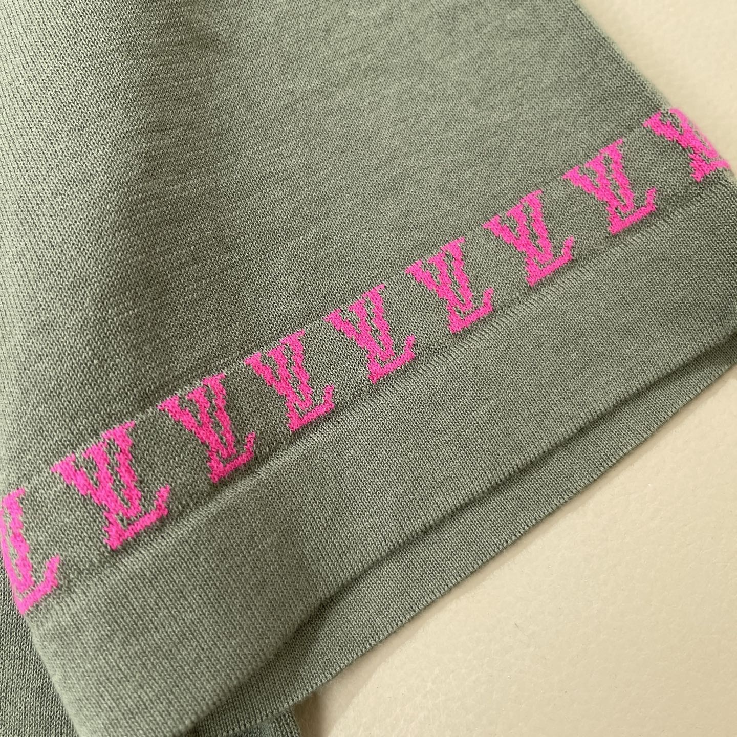 자카드 티셔츠 (jacquard t-shirt)