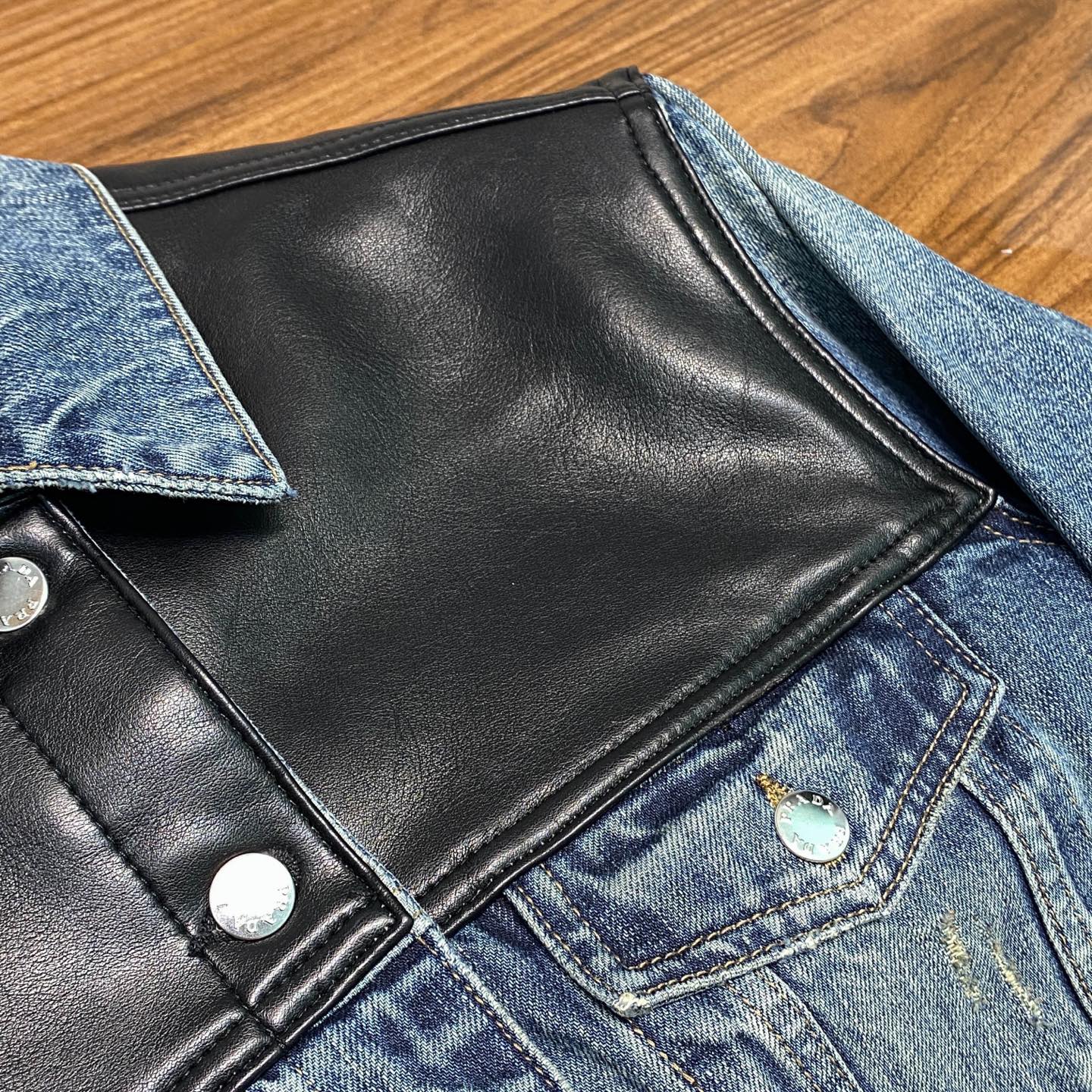 워시드 데님자켓 (Washed denim jacket)
