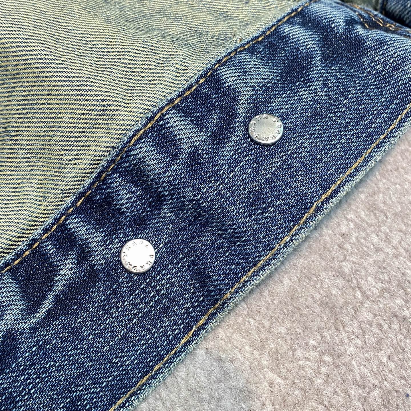 워시드 데님자켓 (Washed denim jacket)