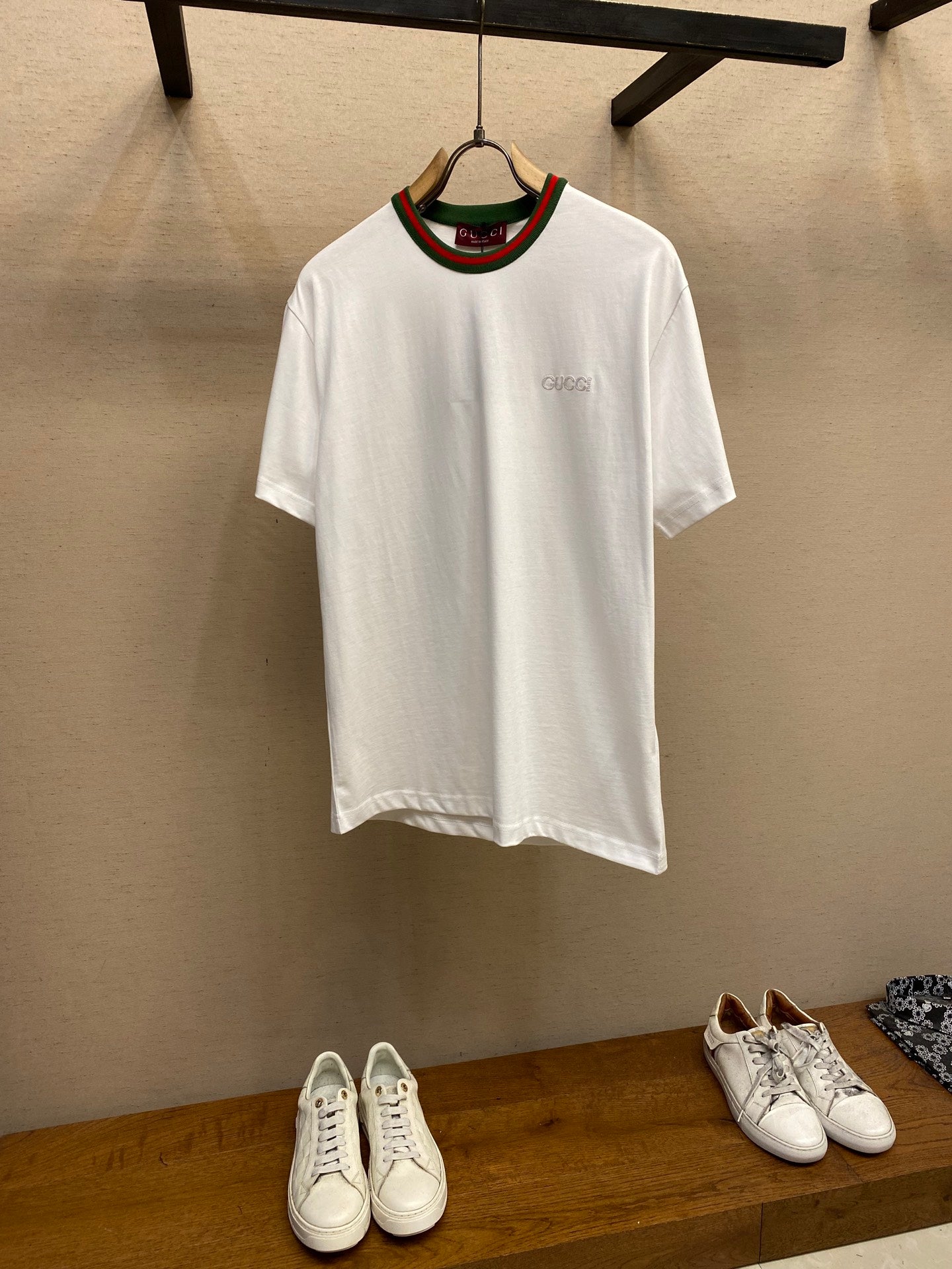 레드 리본 티셔츠 (red ribbon t-shirt)