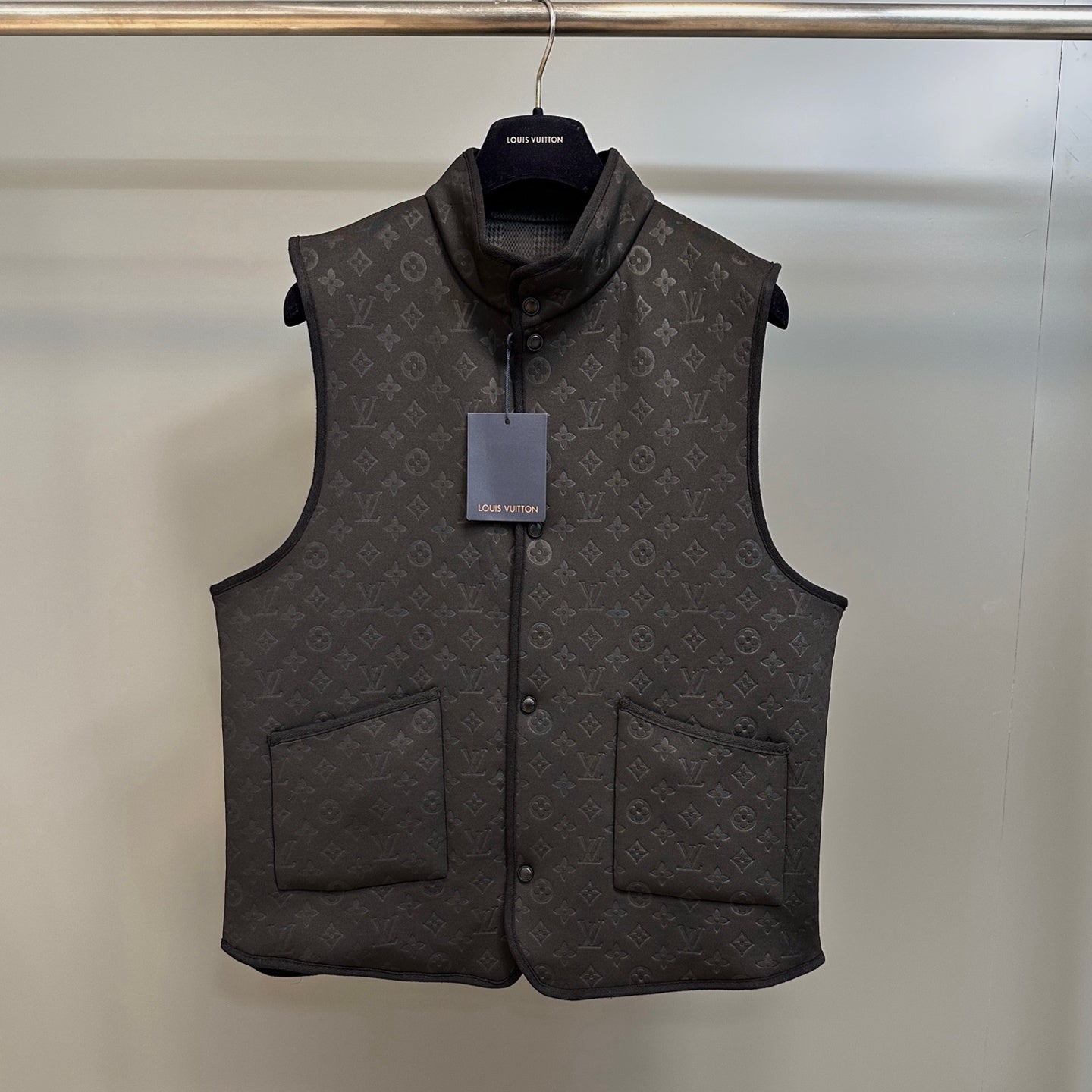 모노그램 리버시블 베스트 (Monogram reversible vest)