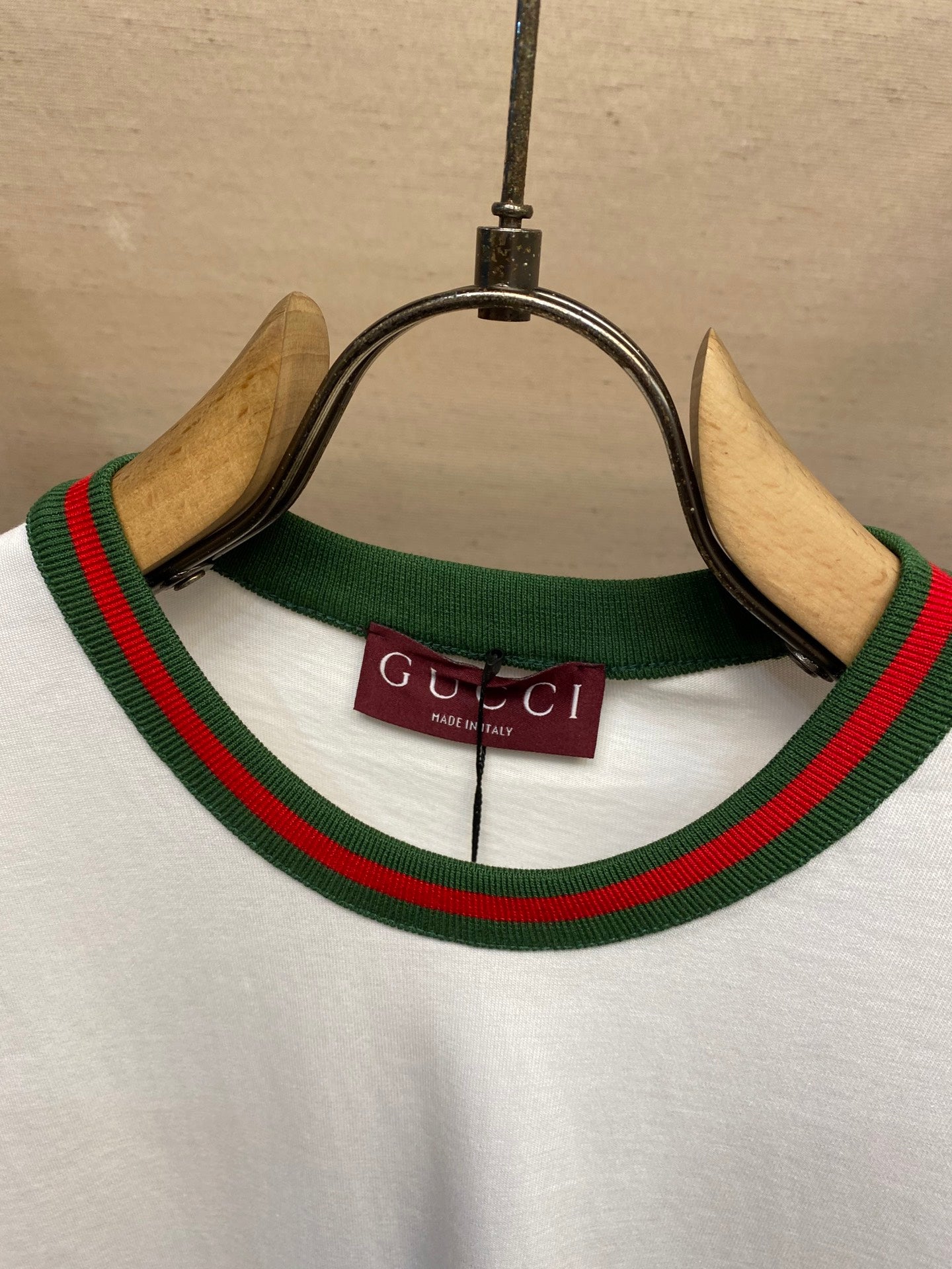레드 리본 티셔츠 (red ribbon t-shirt)