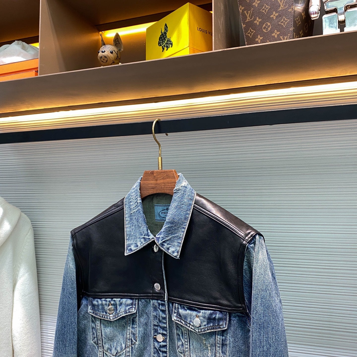 워시드 데님자켓 (Washed denim jacket)