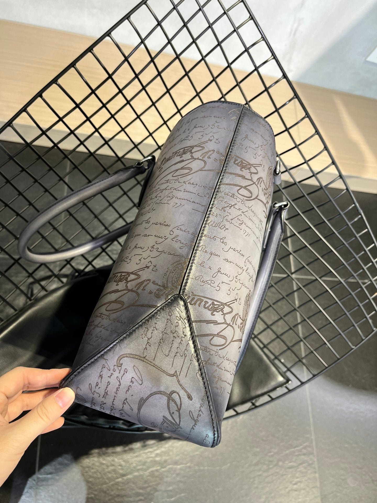 레더 토트백 (leather tote bag)