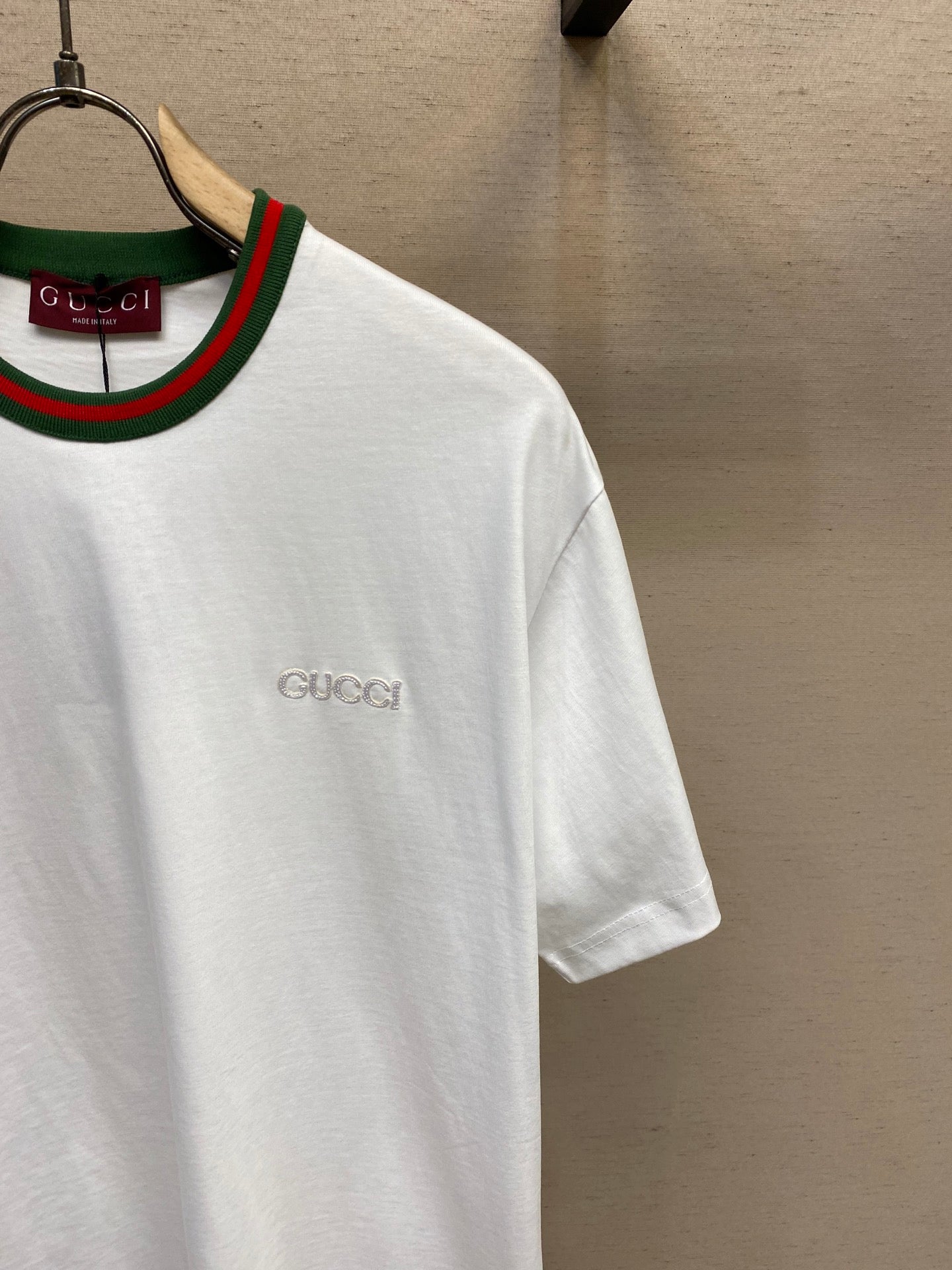 레드 리본 티셔츠 (red ribbon t-shirt)