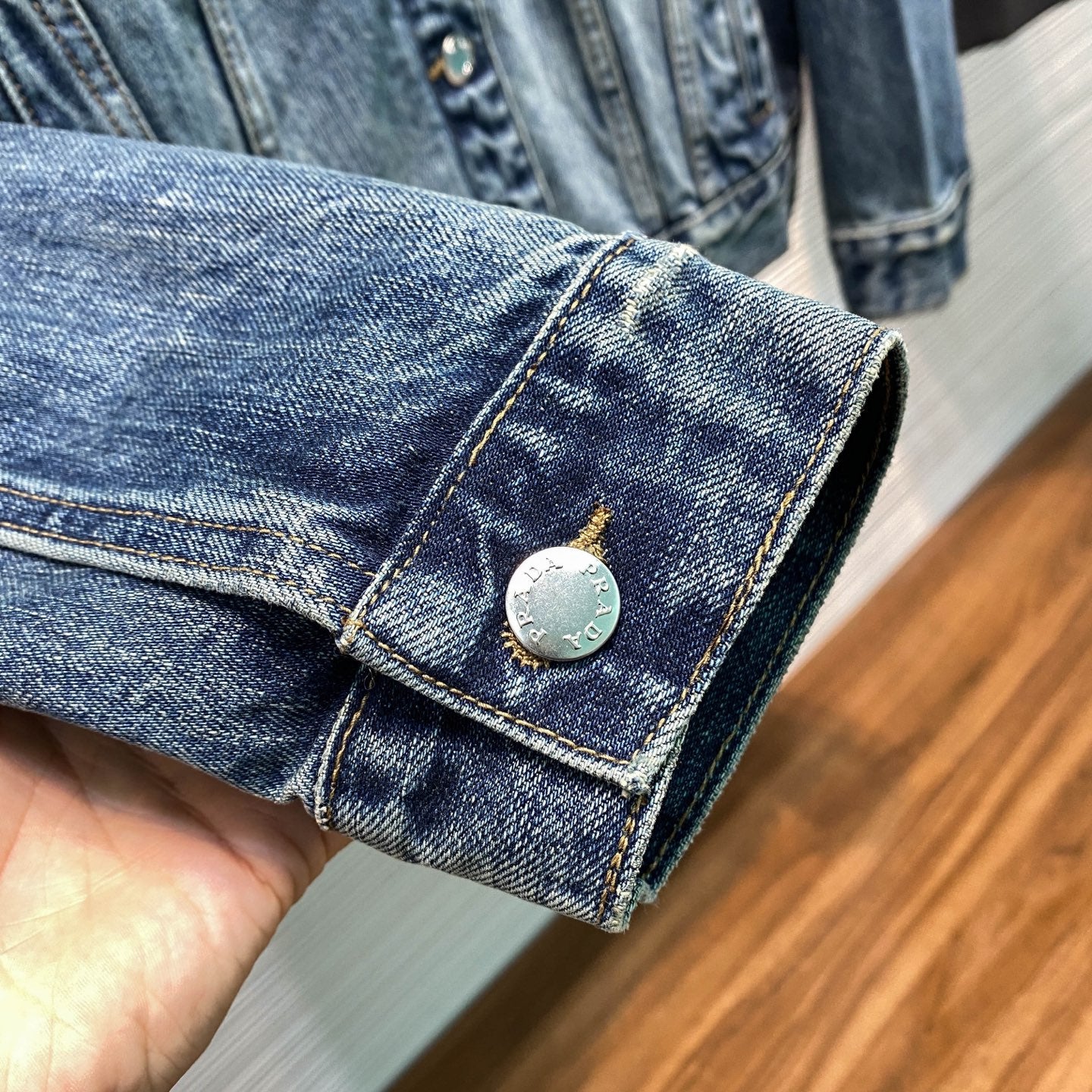 워시드 데님자켓 (Washed denim jacket)