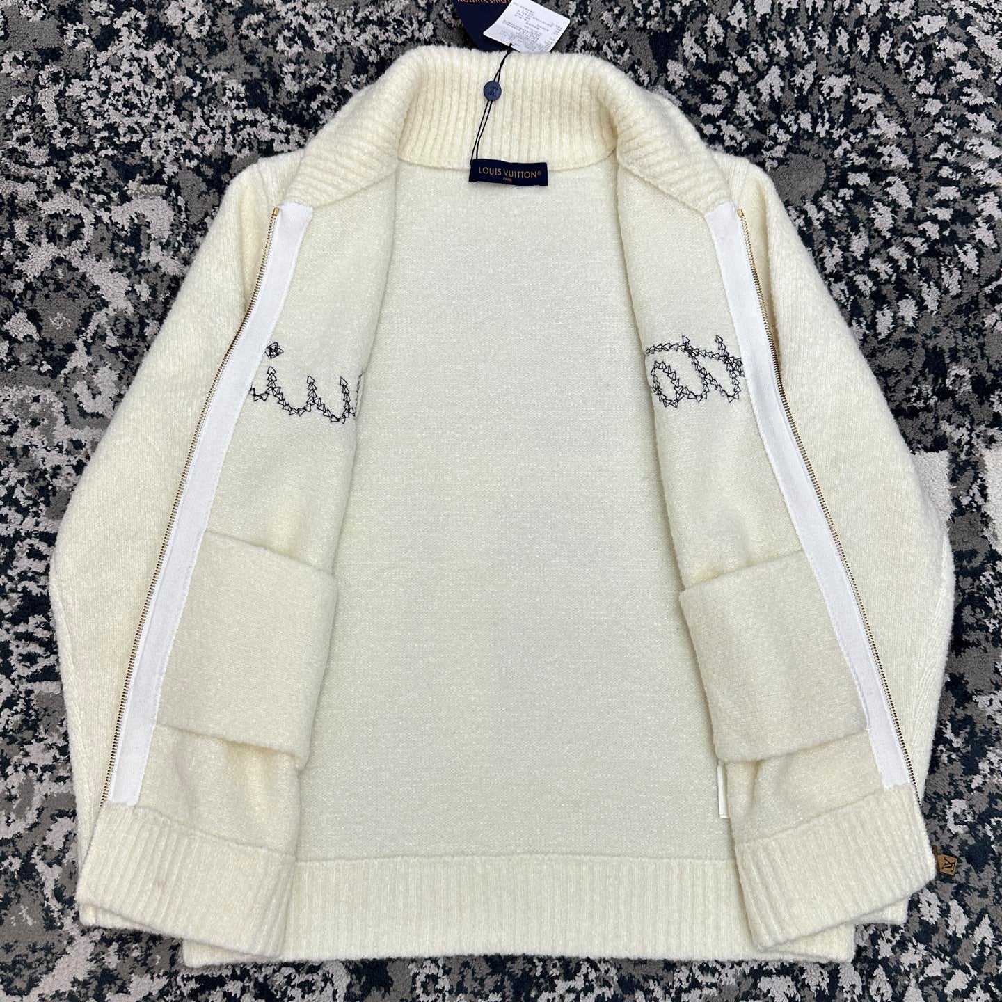 뉴 시즌 가디건 (New Season Cardigan)