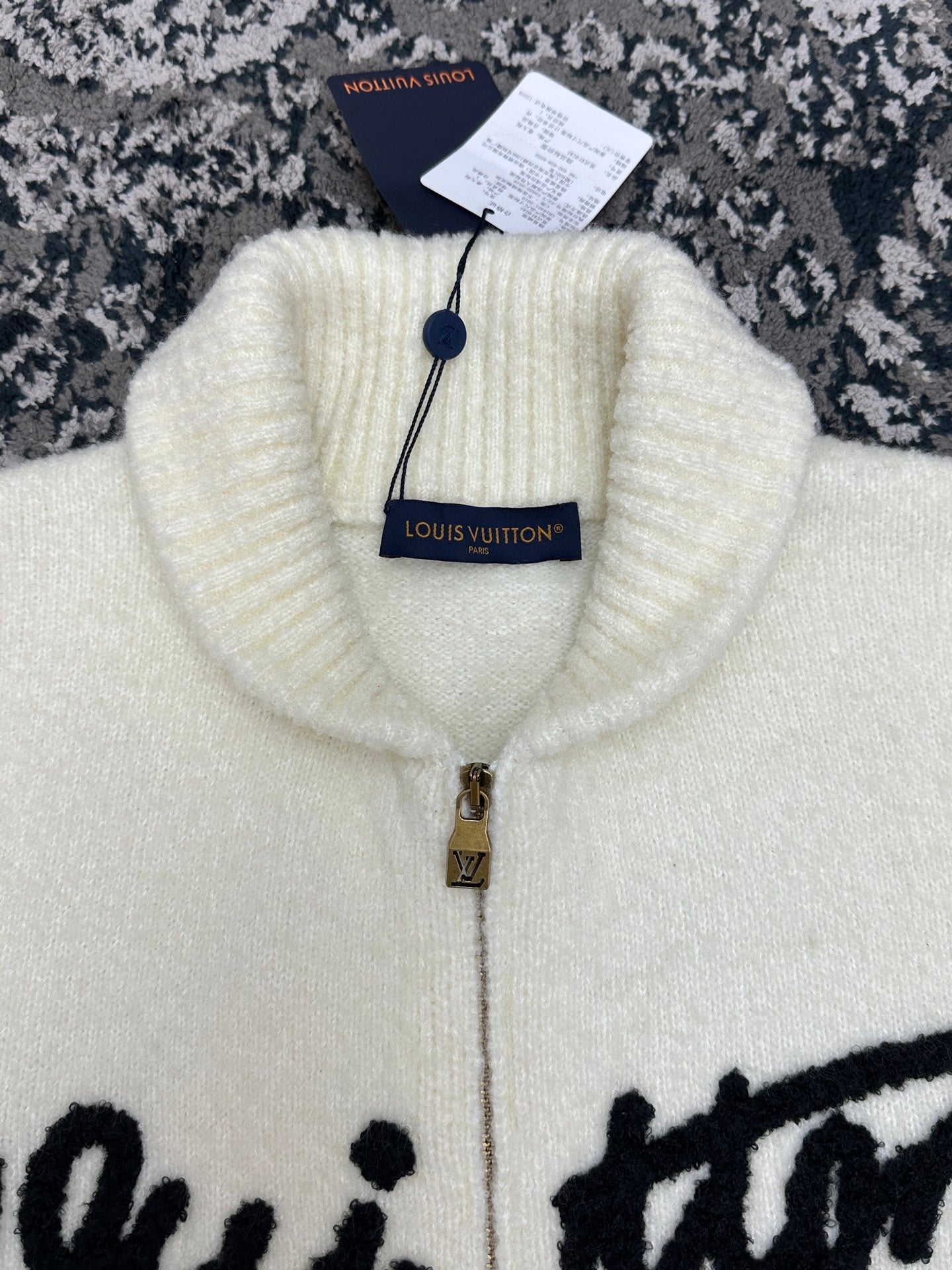 뉴 시즌 가디건 (New Season Cardigan)