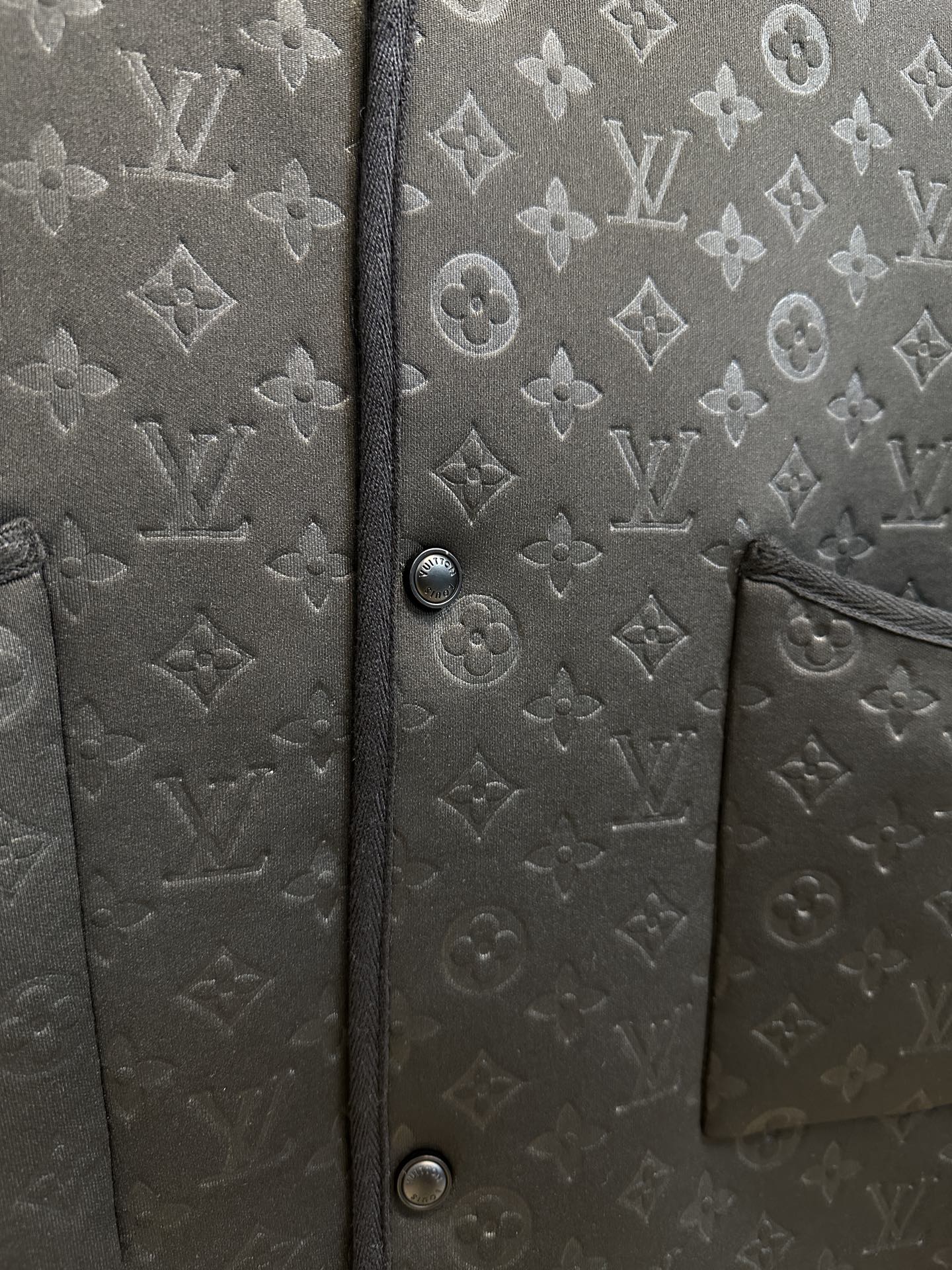 모노그램 리버시블 베스트 (Monogram reversible vest)
