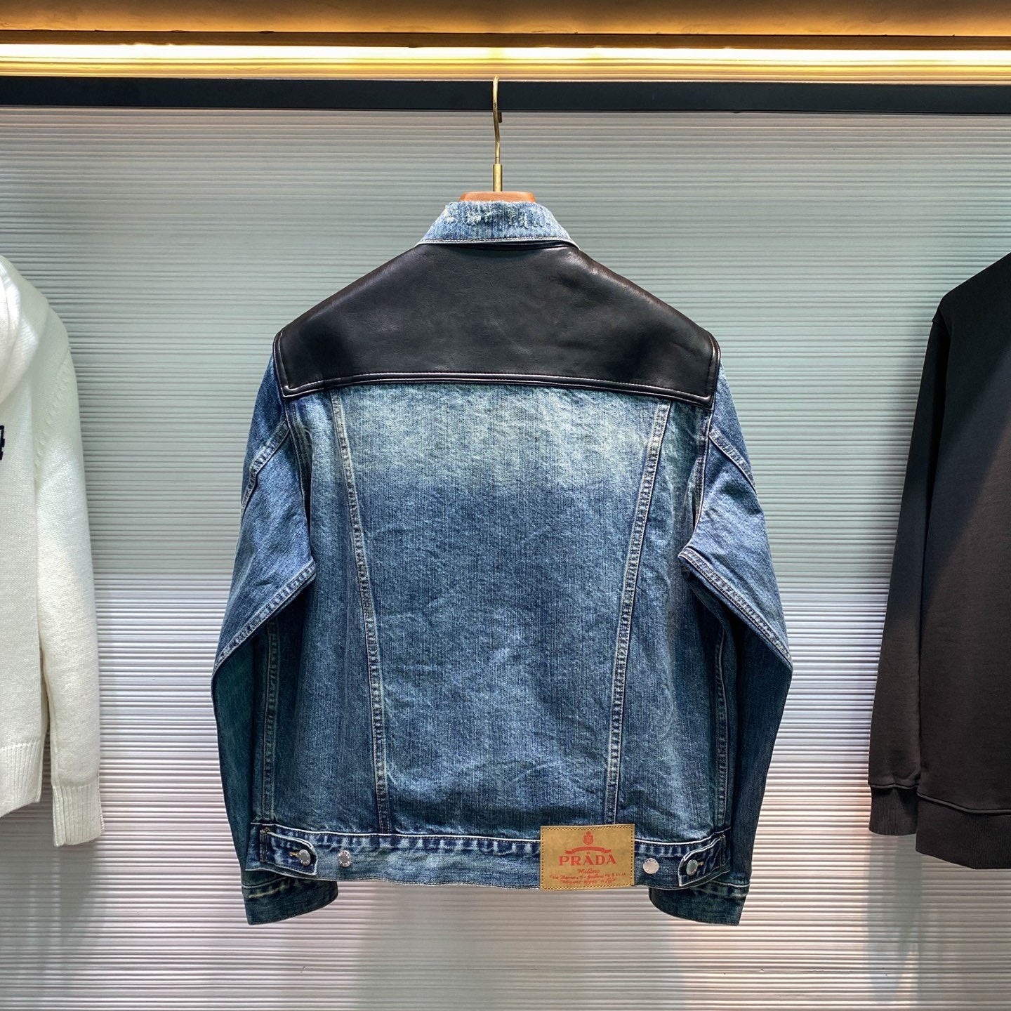 워시드 데님자켓 (Washed denim jacket)