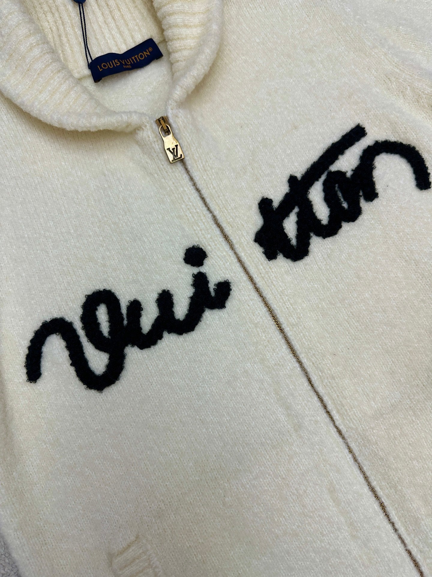 뉴 시즌 가디건 (New Season Cardigan)