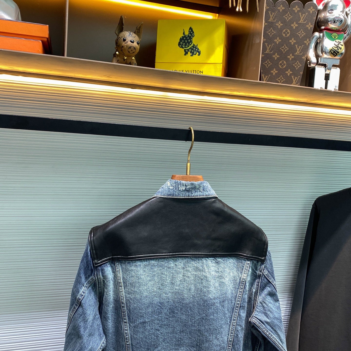 워시드 데님자켓 (Washed denim jacket)