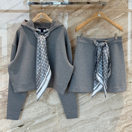 모노그램 스카프 셋업 (Monogram scarf set)