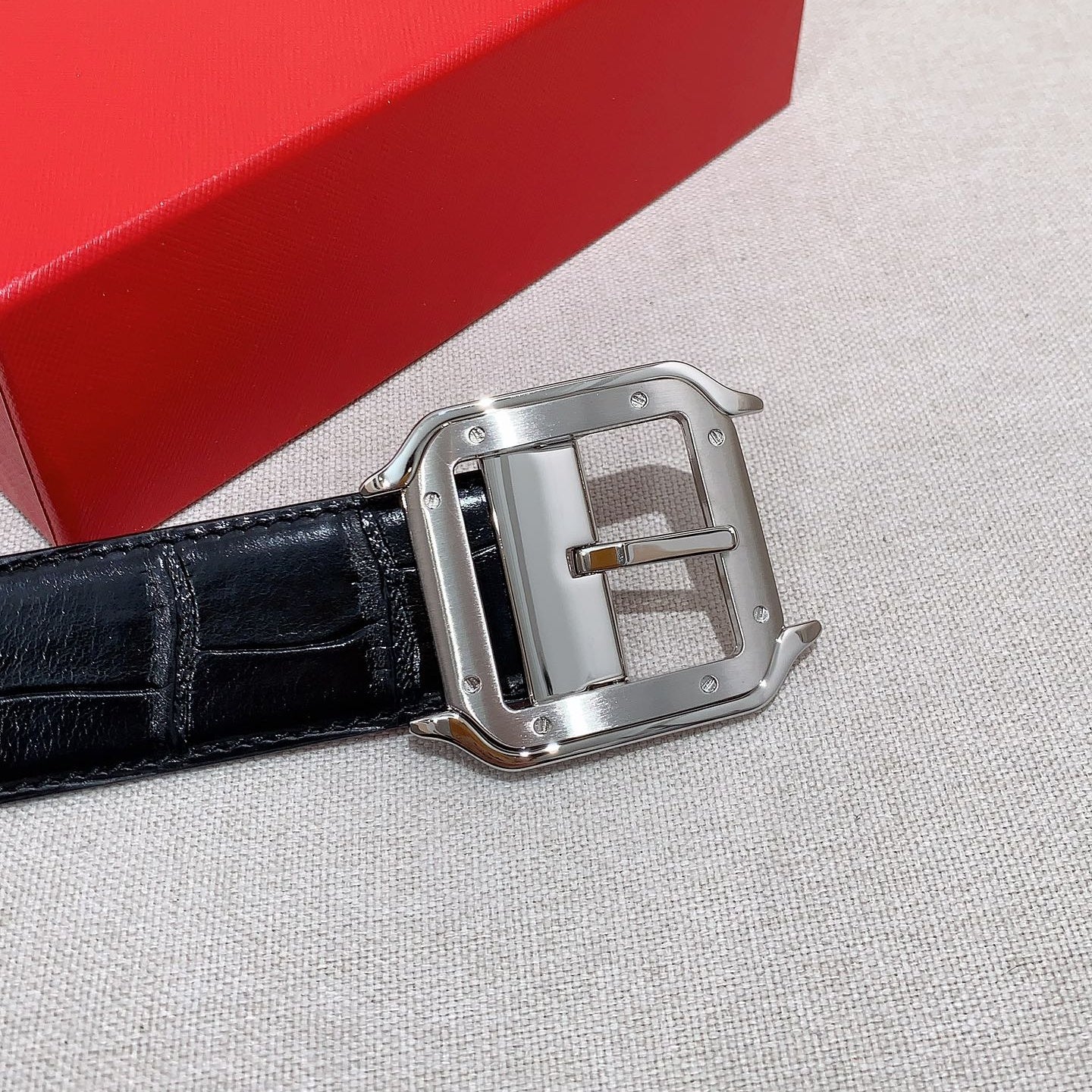 핀 버클 벨트 (pin buckle belt)