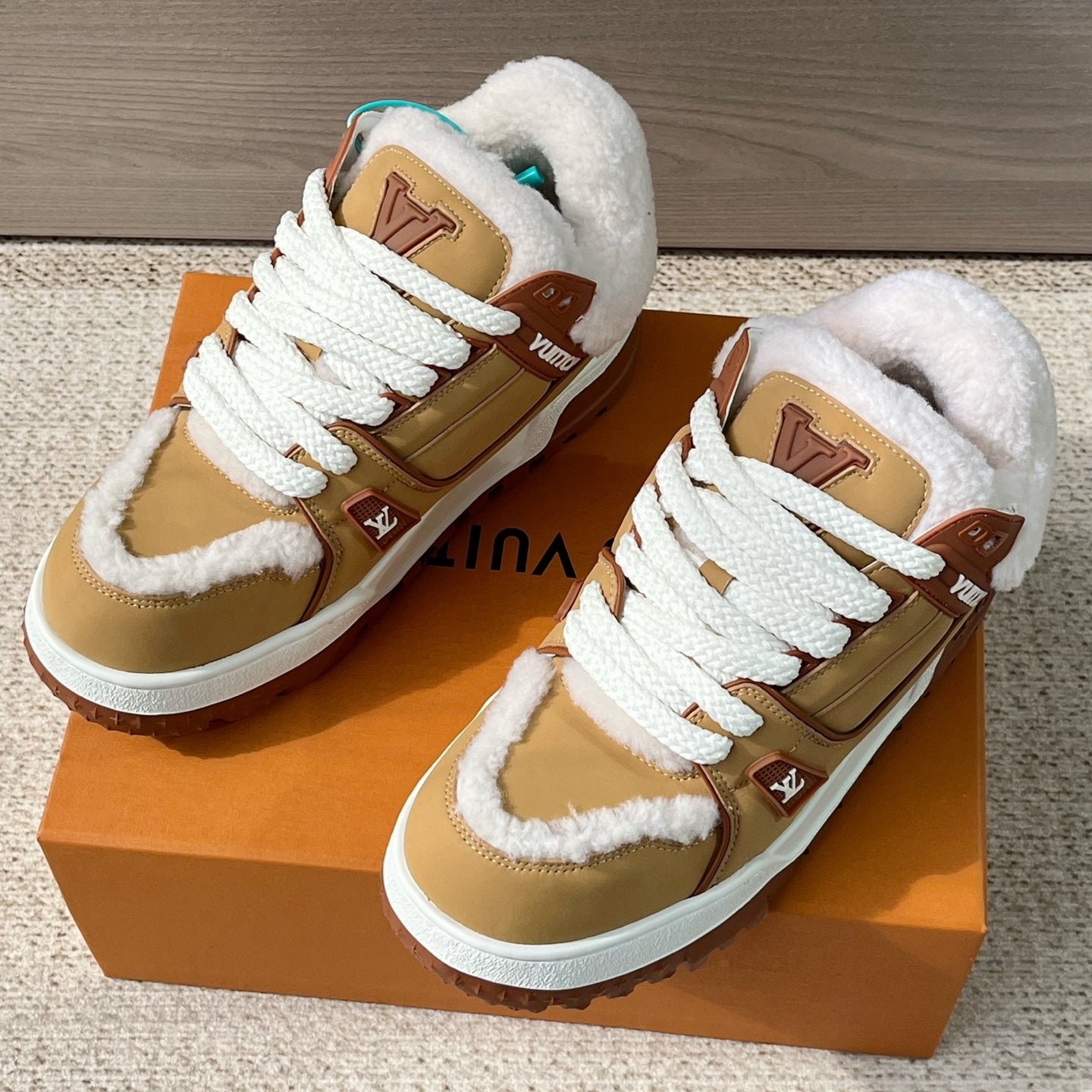 트레이너맥스 스니커즈 (Trainer Max sneakers)