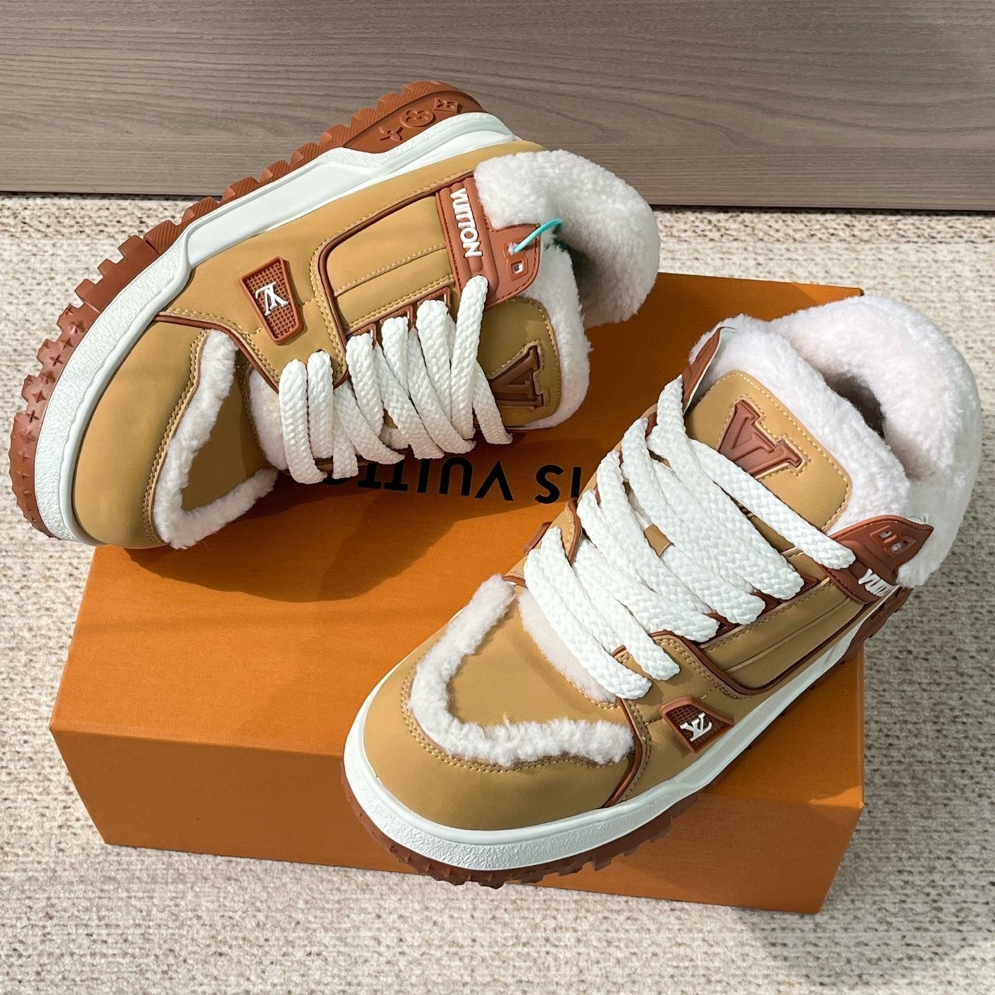 트레이너맥스 스니커즈 (Trainer Max sneakers)