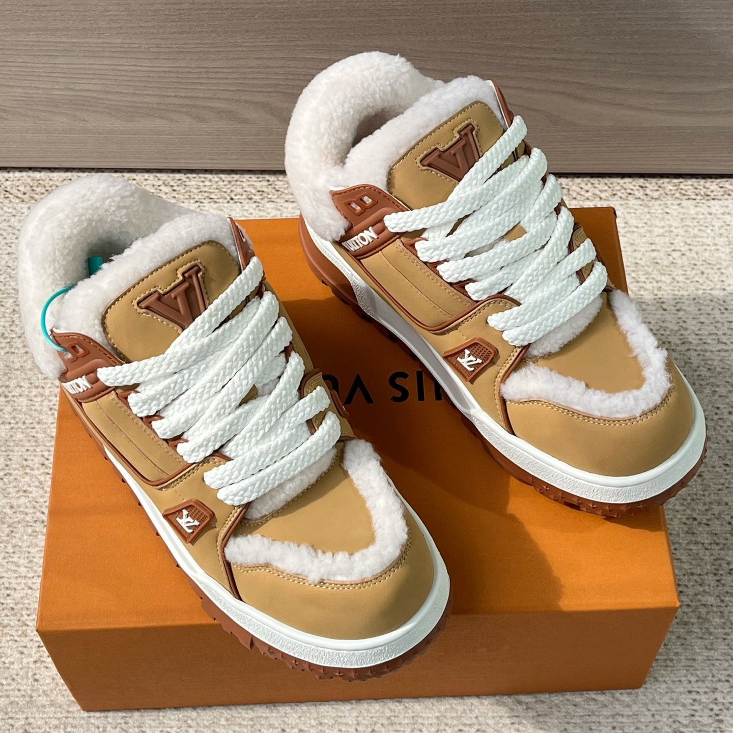 트레이너맥스 스니커즈 (Trainer Max sneakers)
