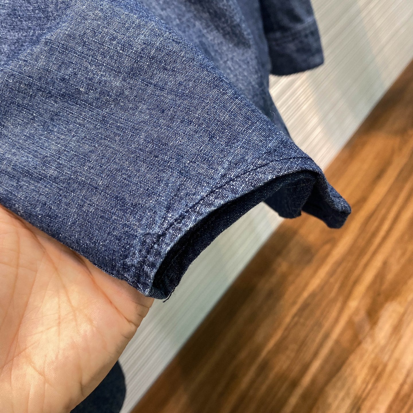 그라데이션 데님셔츠 (gradient denim shirt)