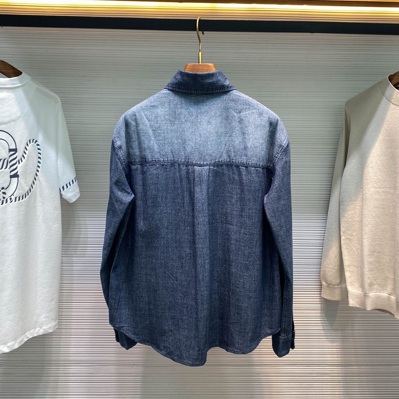 그라데이션 데님셔츠 (gradient denim shirt)