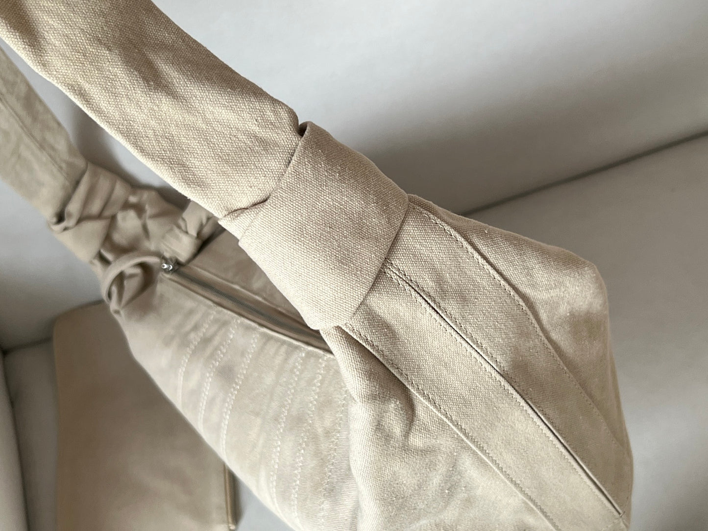 크루아상 백 (croissant bag)