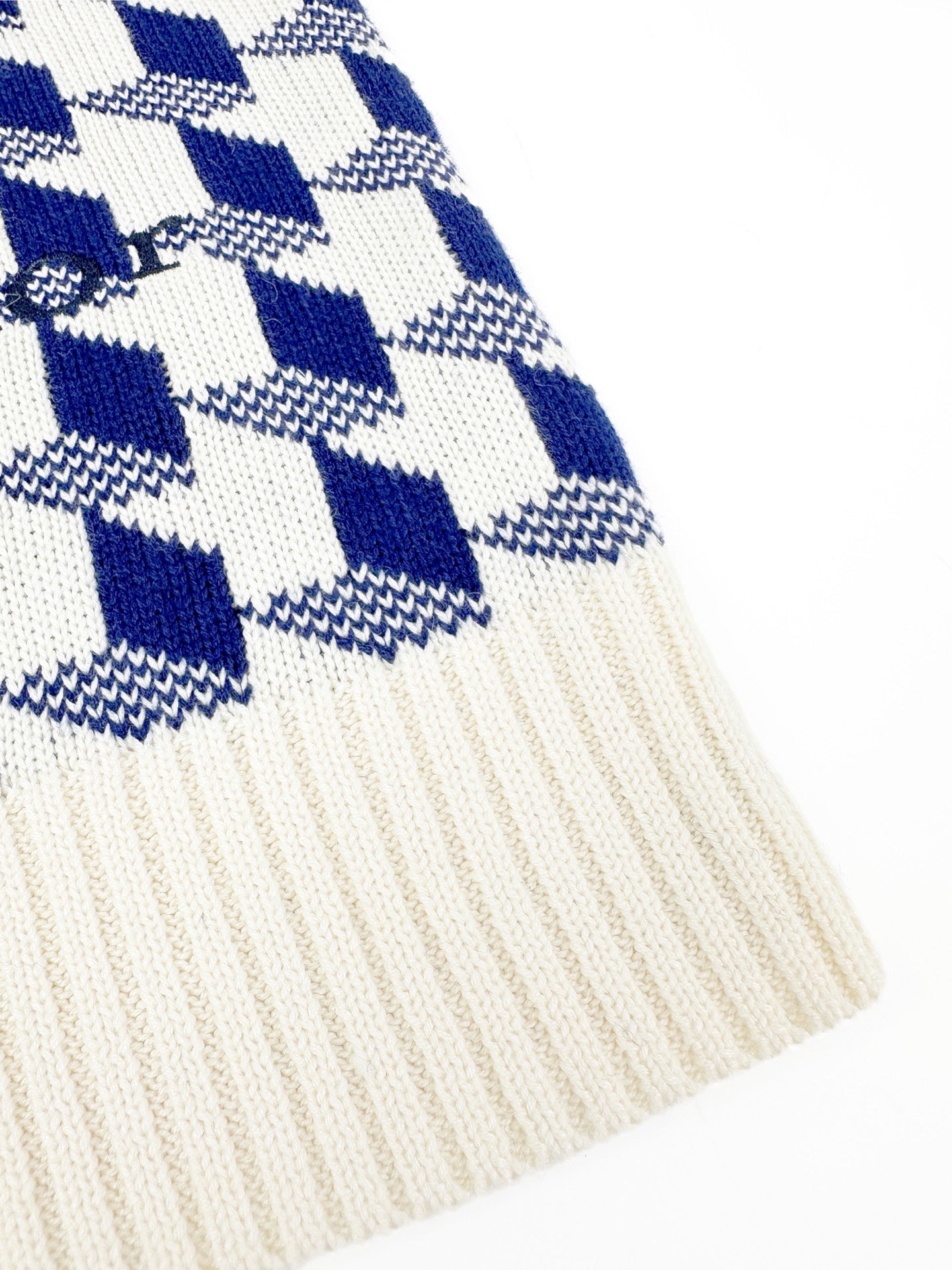 하운드투스 스웨터 (Houndstooth sweater)