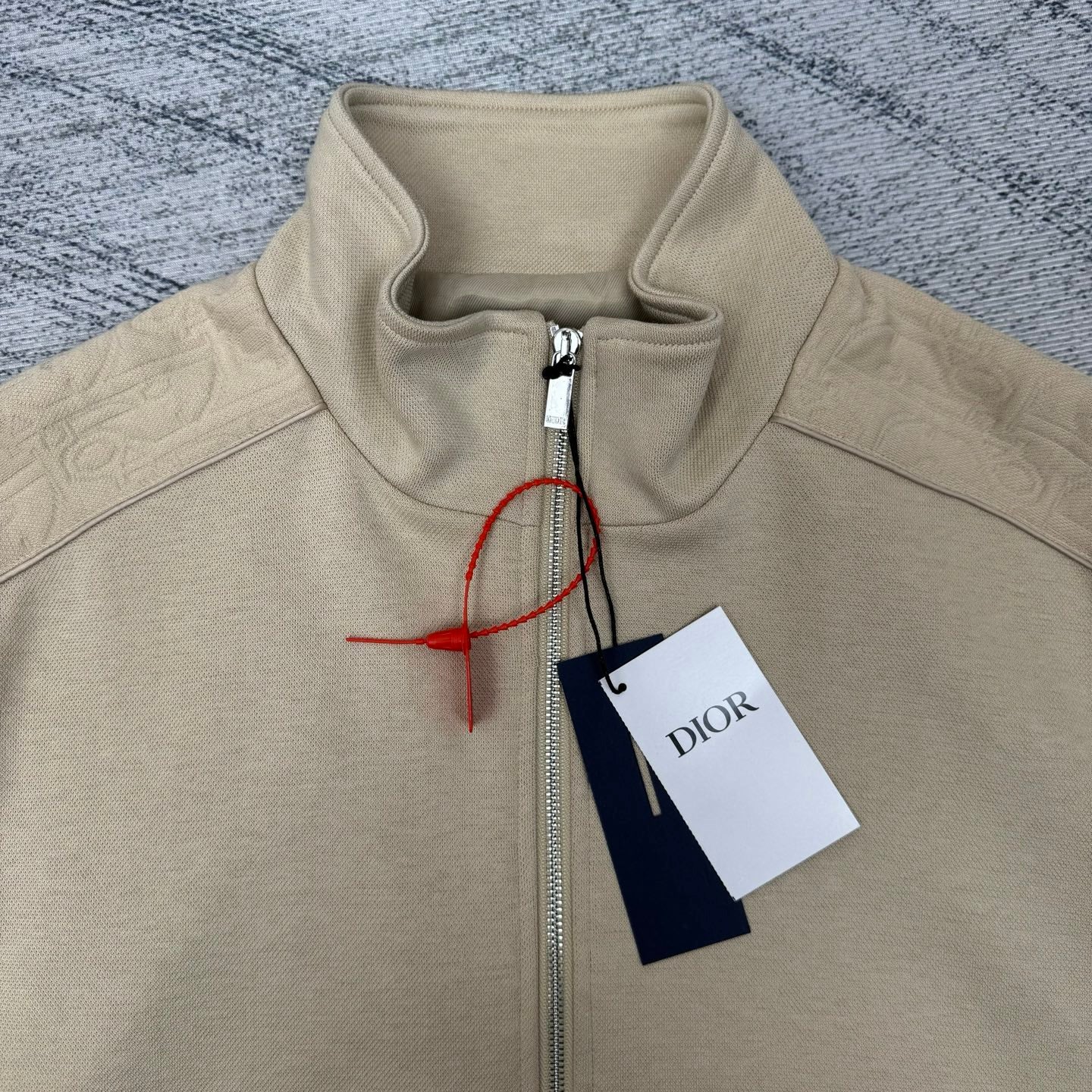 트랙 트레이닝복 (track training clothes)